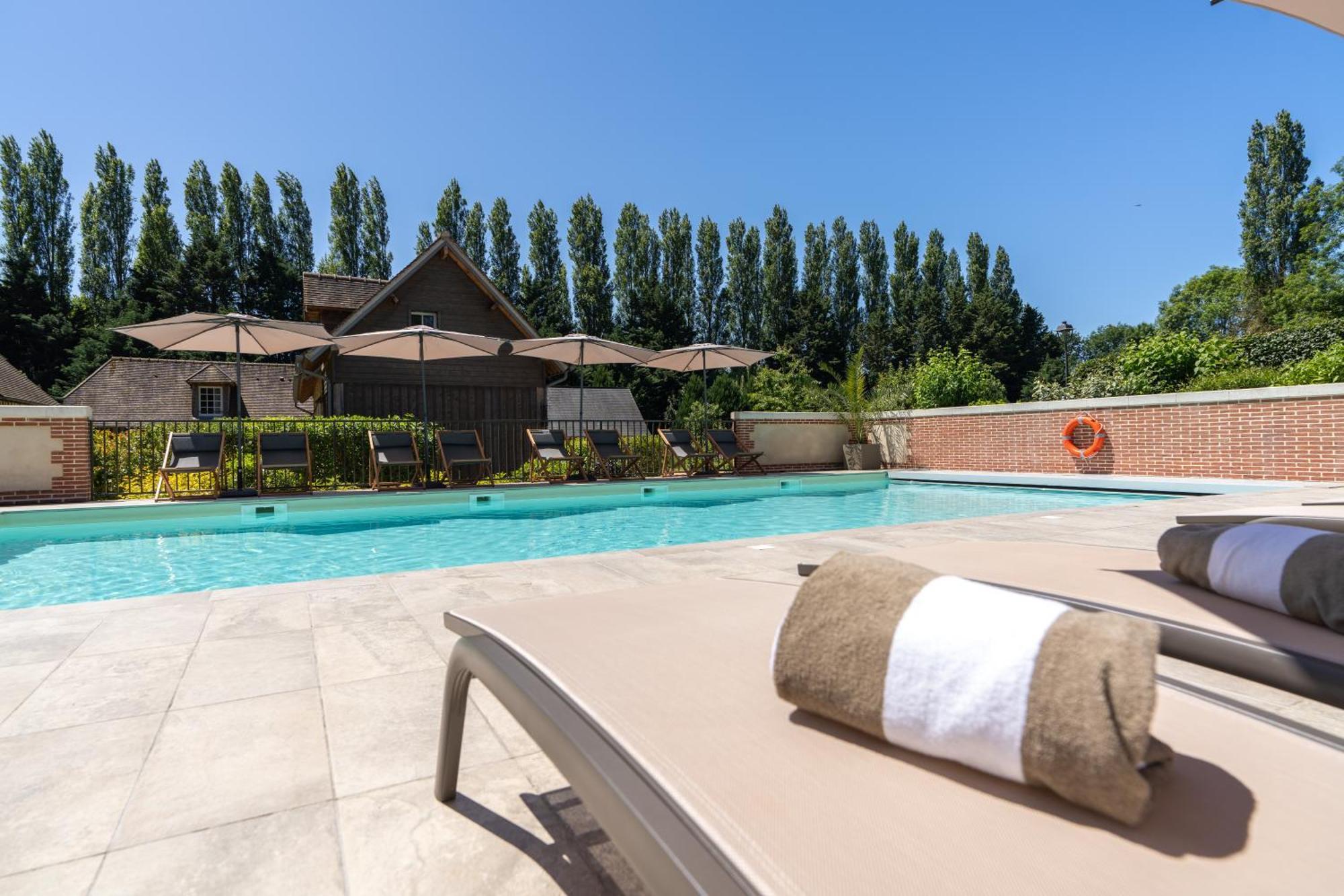 Les Manoirs Des Portes De Deauville - Small Luxury Hotel Of The World Canapville  Exterior photo