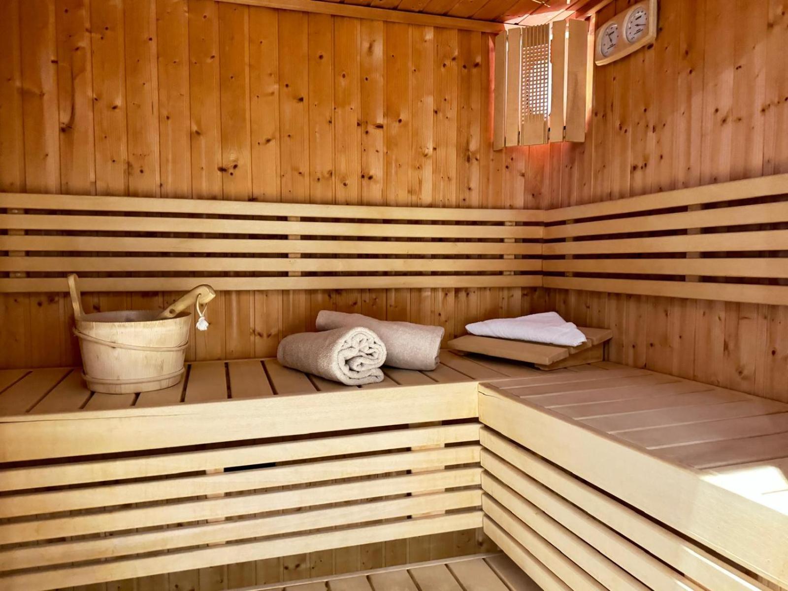 Les Manoirs Des Portes De Deauville - Small Luxury Hotel Of The World Canapville  Exterior photo